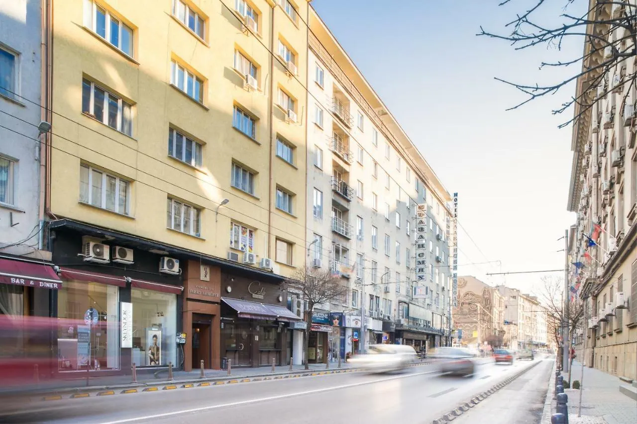 Rakovski Street Three Bedroom Ten People Spacious Apartment Sofie