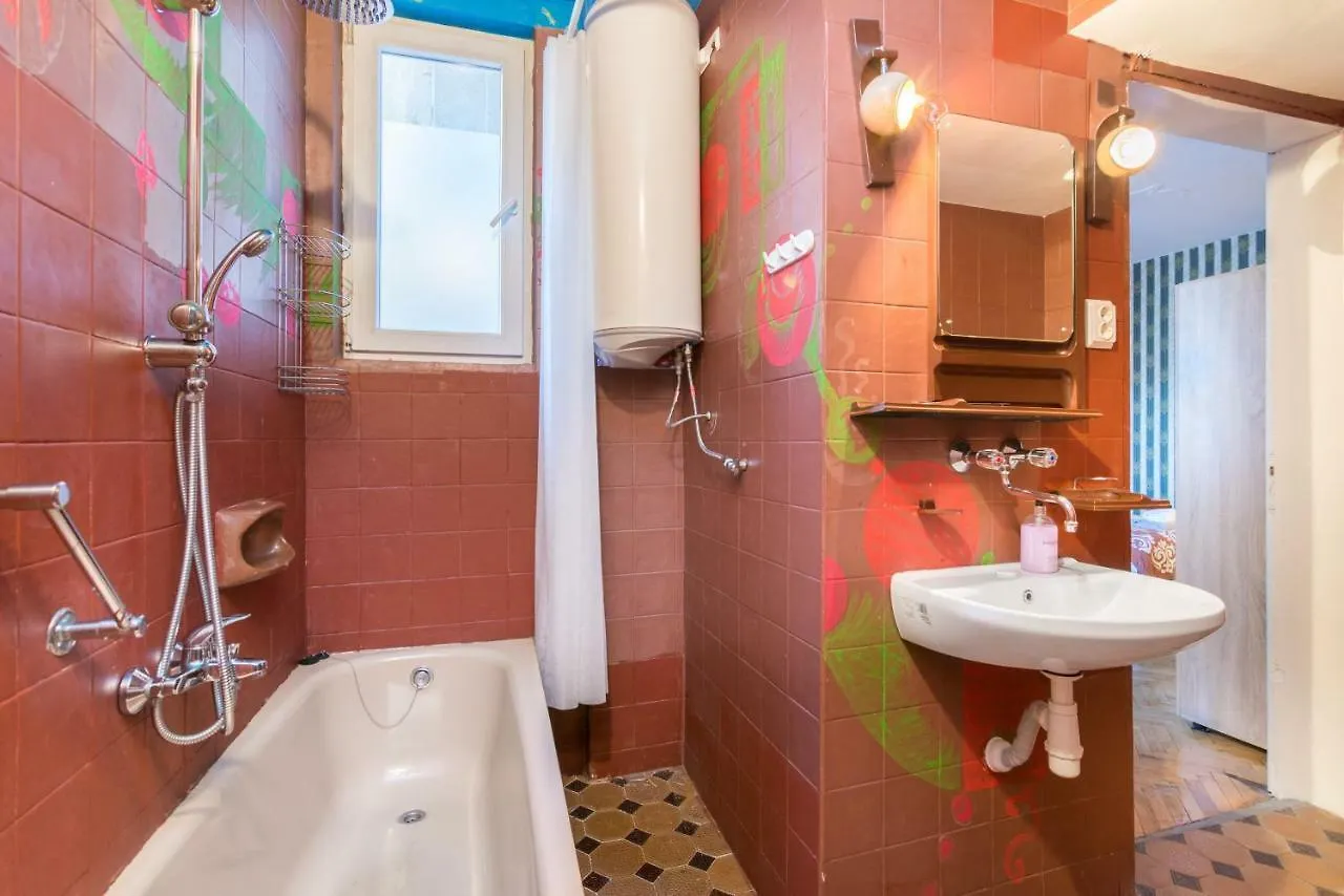 Rakovski Street Three Bedroom Ten People Spacious Apartment Sofie